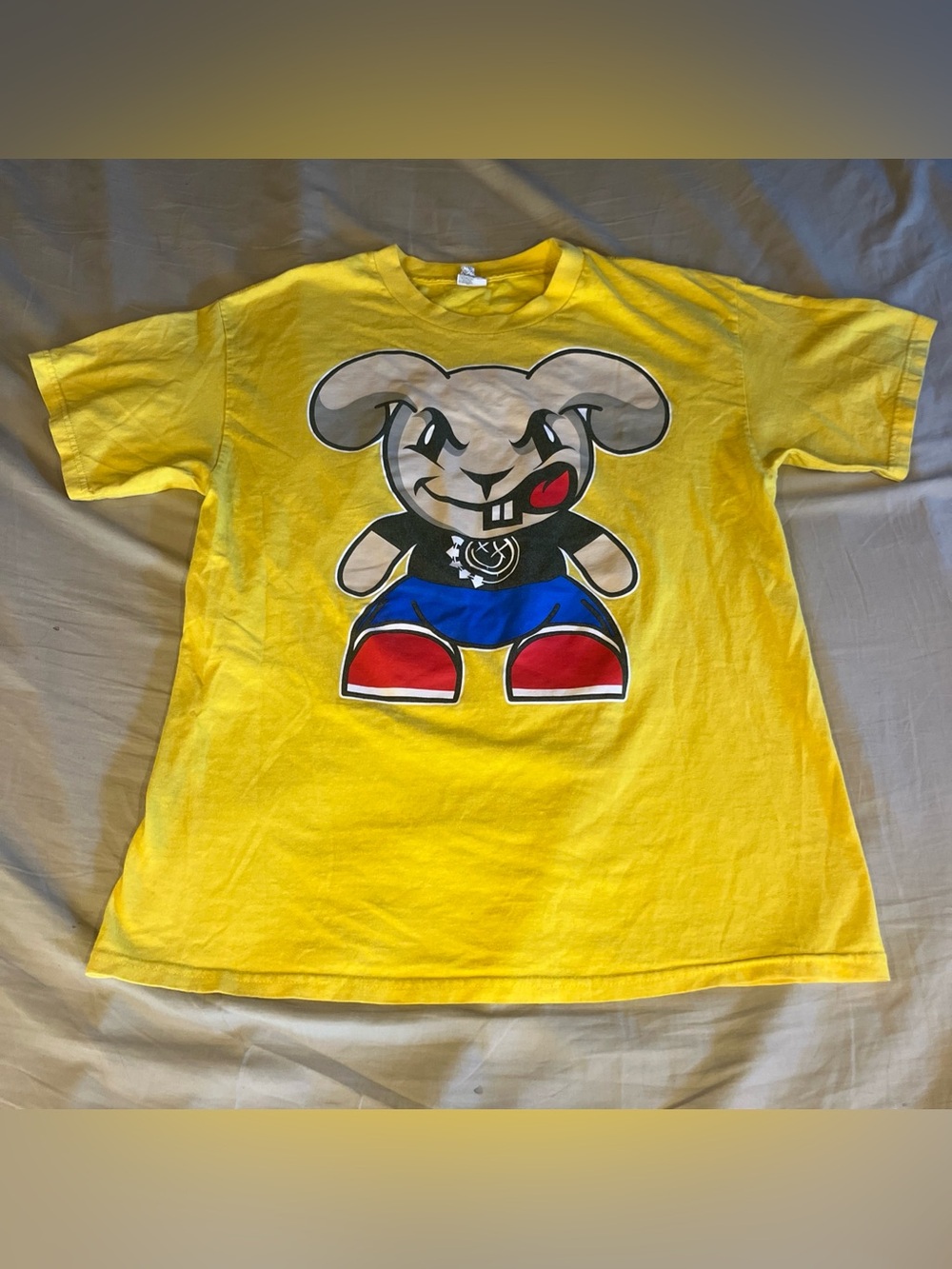 Vintage Y2K Yellow Blink-182 Bunny T-Shirt Large